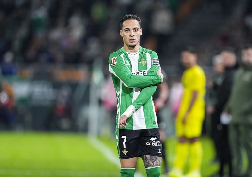 Antony habla sobre sus molestias tras el partido ante el Feyenoord Antony habla sobre sus molestias tras el partido ante el Feyenoord