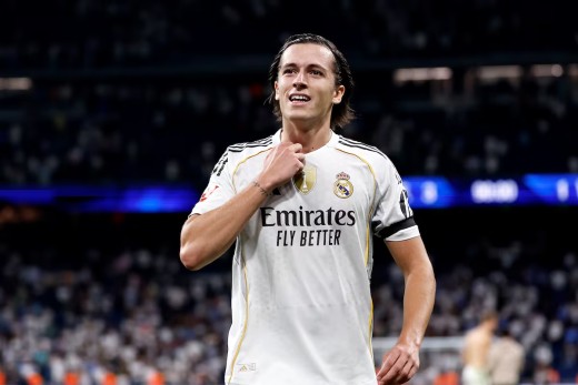 Álvaro Carreras is no longer undisputed and opens up a debate at left-back Álvaro Carreras is no longer undisputed and opens up a debate at left-back