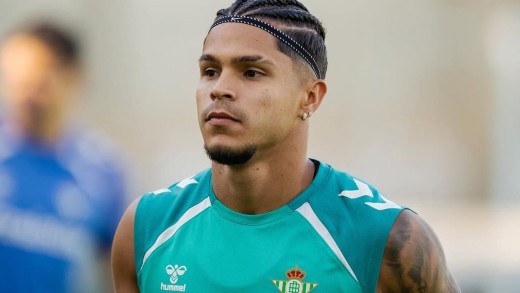 La enfermería del Real Betis: Antony, Cucho Hernández, Bellerín y Chimy Ávila