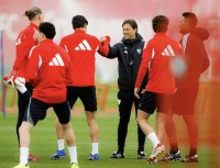 Breaking news on Rubén Vargas' recovery in a session with three new absences