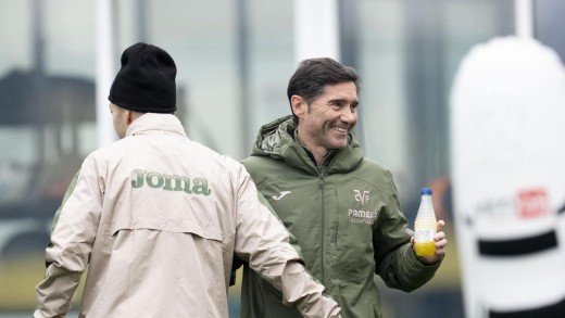 Novedades en el Villarreal con las molestias de Pau Navarro y Ayoze Pérez