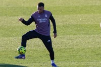 Mbappé avanza y Carreras se sube al plan para el viaje a Inglaterra