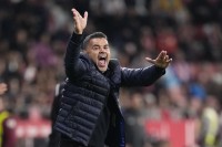Tormenta y granizos en Girona: el posible acuerdo de Míchel con el Ajax estalla en pleno drama por la permanencia Tormenta y granizos en Girona: el posible acuerdo de Míchel con el Ajax estalla en pleno drama por la permanencia