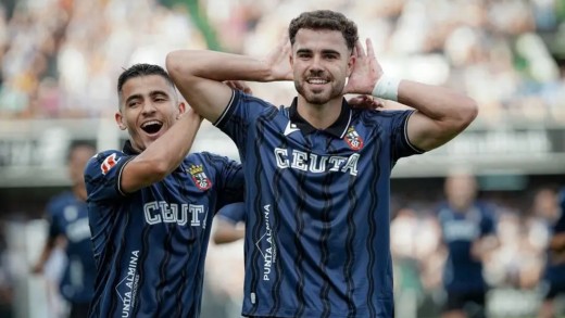 Elche keeps an eye on Espanyol's loaned striker