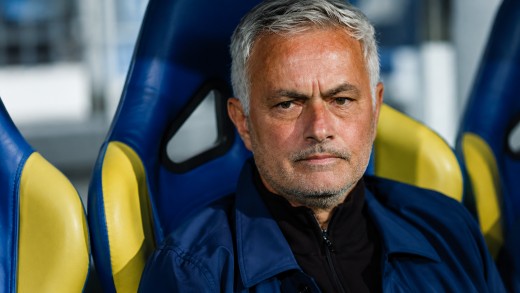 Mourinho llega a Madrid a la espera del anuncio oficial del club blanco