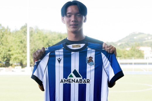 La Real Sociedad compra a Kita y lo ata hasta 2030