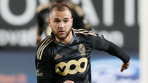 Betis y Villarreal se disputan a Nicolas Raskin
