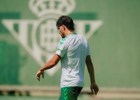 Abde and Lo Celso continue with specific work in a session with several absences