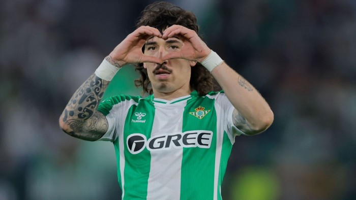 ¡Bellerín podría haber caído lesionado!