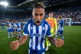 Mariano changes the game and Alavés punishes a Getafe reduced to ten