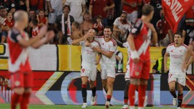 Sevilla come back against Rayo with ten men and a Peque penalty in stoppage time