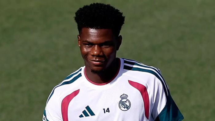 Mourinho recupera tres jugadores en una convocatoria marcada por ocho bajas
