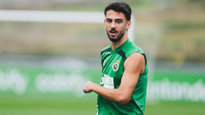Andrés Martín da un paso importante en su recuperación y vuelve al césped con el Racing