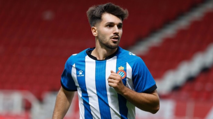 Javi Hernández abandona la concentración de la Sub-21 por molestias musculares