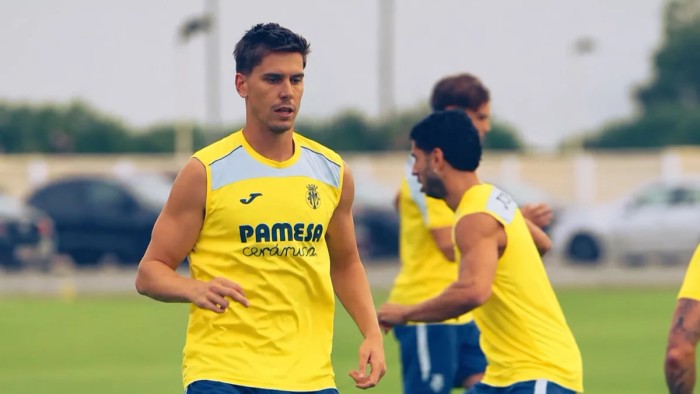 Foyth se reincorpora al grupo y el Villarreal sigue pendiente de Comesaña