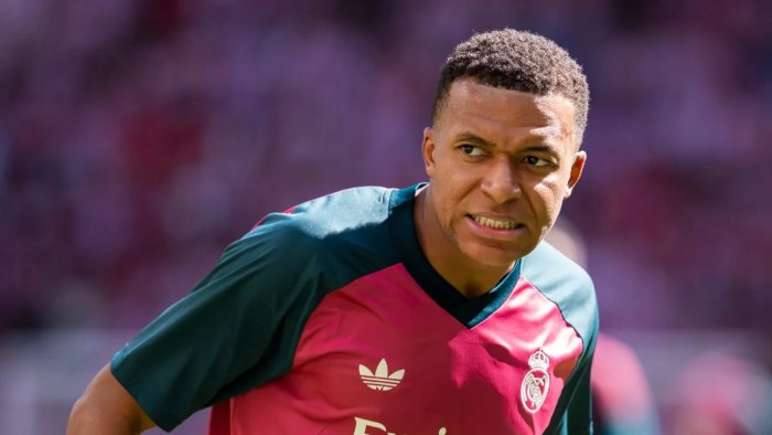 ¡Mbappé juega seguro ante el Villarreal!