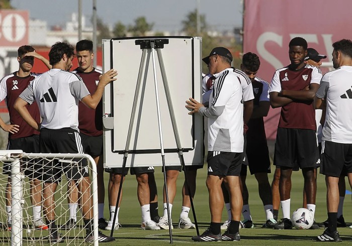 Posible alineación del Sevilla FC para la octava jornada según la prensa deportiva